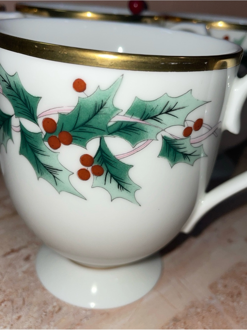 Mikasa Holly Berry Footed Teacup with Gold Trim - White / Green / Red